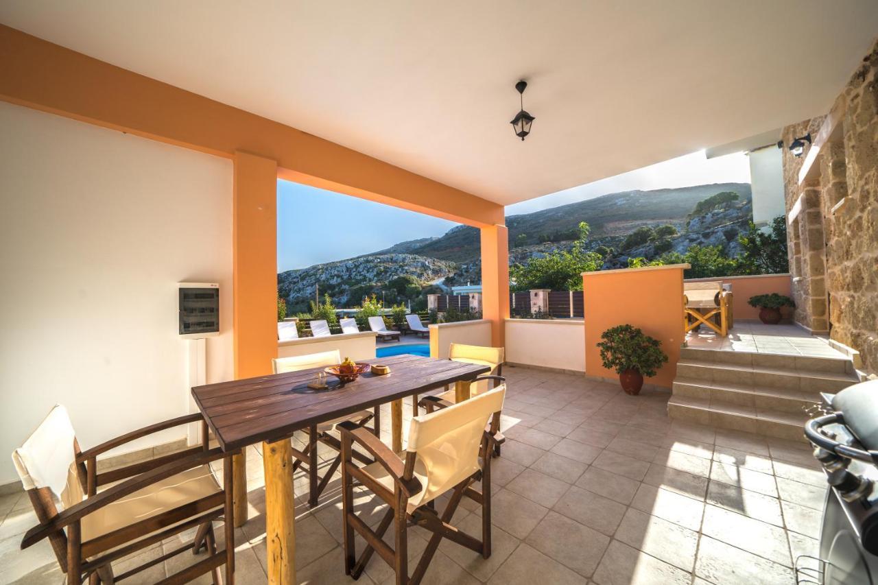 Nemesis Villa Platanos  ภายนอก รูปภาพ